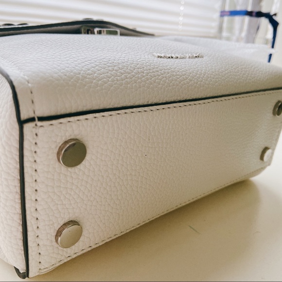 NEW Michael Kors Small Floral Backpack White main image 5
